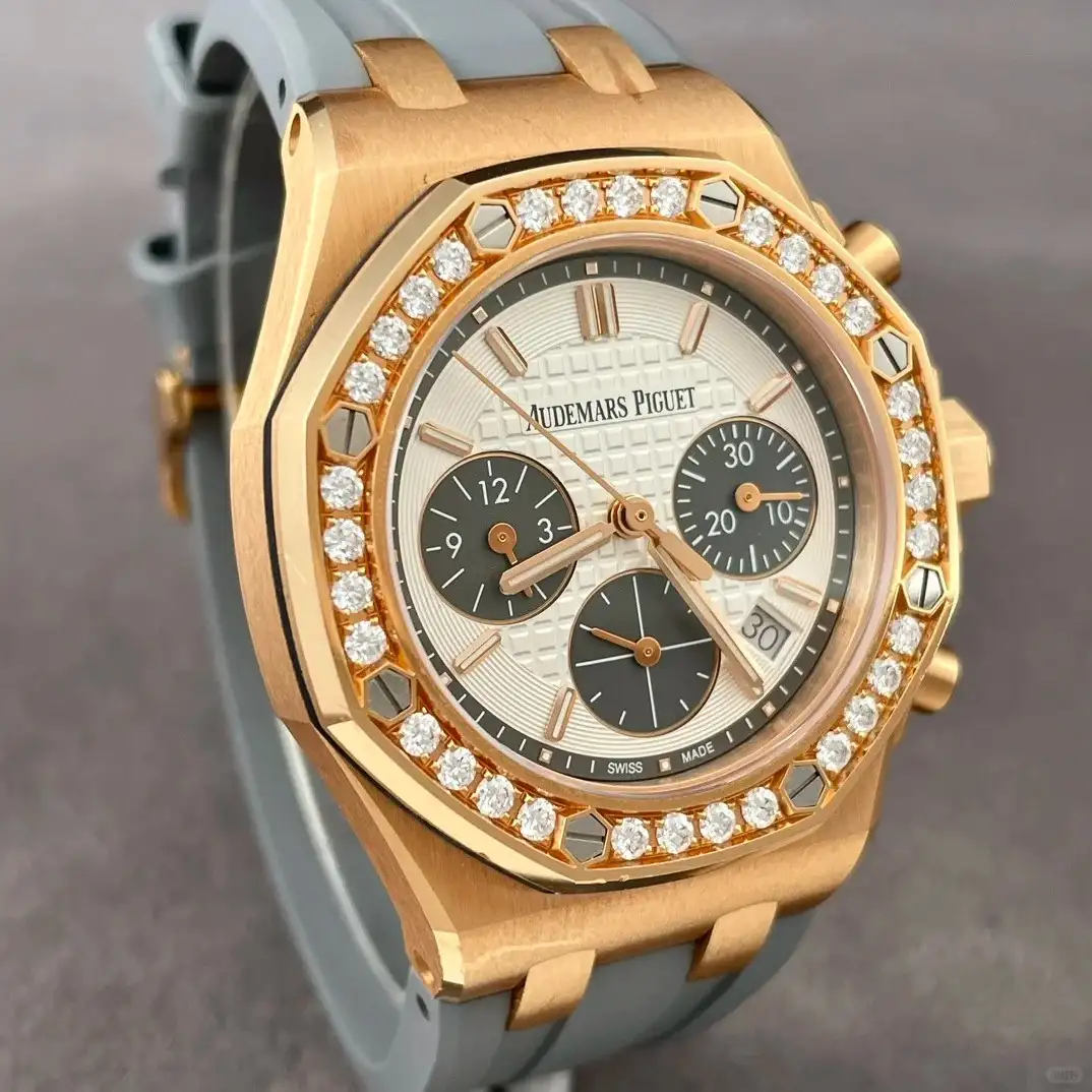 Audemars Piguet Royal Oak Offshore Selfwinding Chronograph Silver 26231OR.ZZ.D003CA.01 - view 4