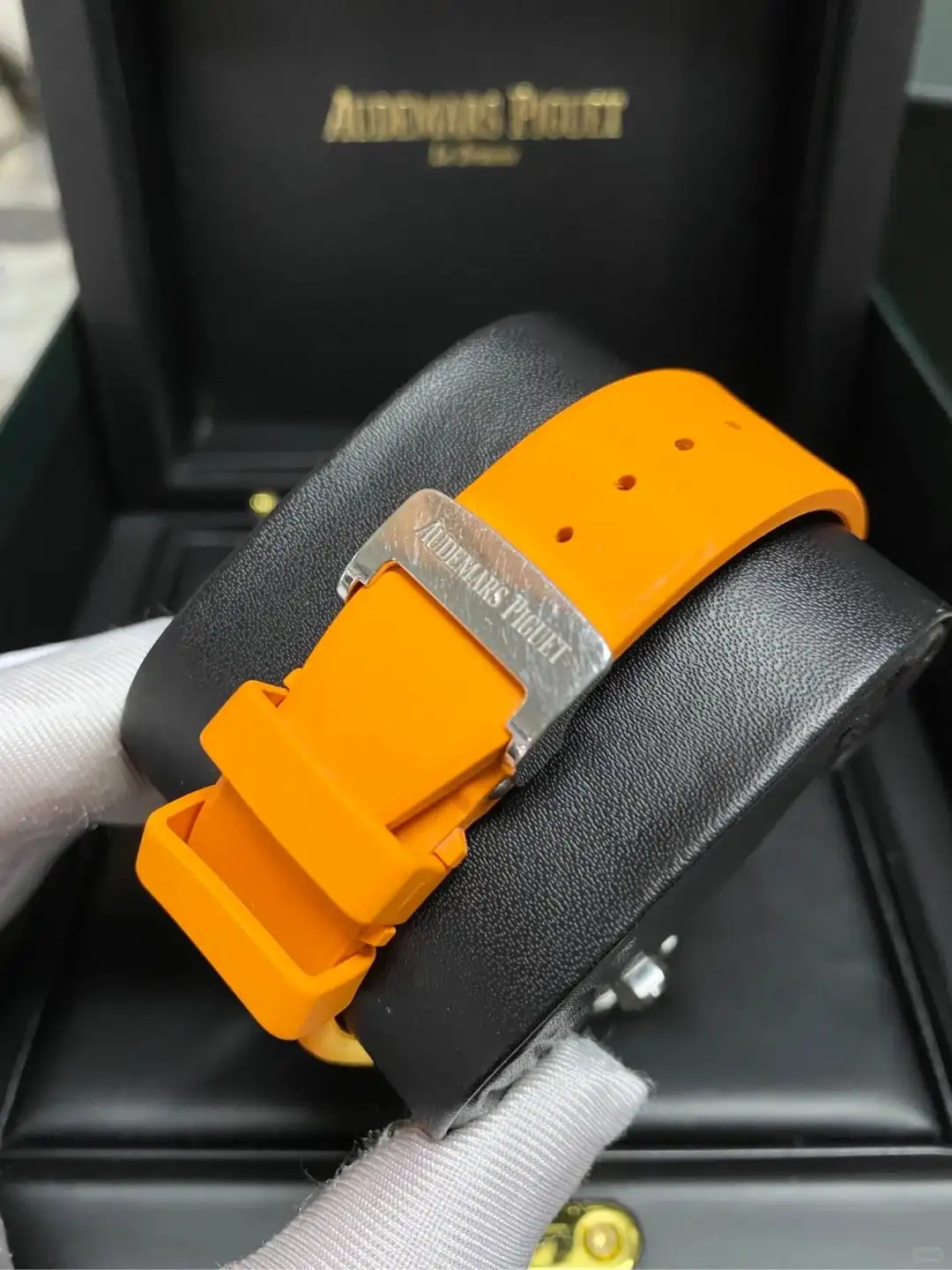 Audemars Piguet Royal Oak Offshore Selfwinding Chronograph Orange 26231ST.ZZ.D070CA.01 - view 6