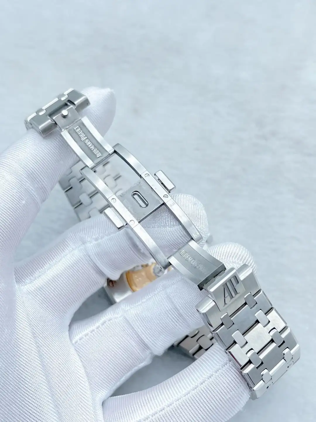 Audemars Piguet Royal Oak Selfwinding Blue 15400ST.OO.1220ST.03 - view 5