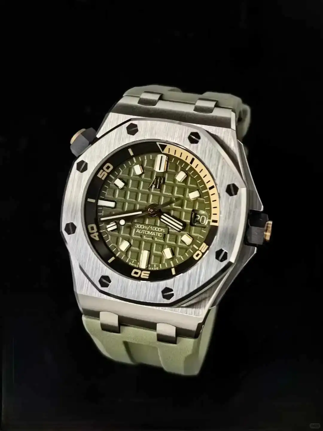 Audemars Piguet Royal Oak Offshore Diver Green 15710ST.OO.A052CA.01 - view 3