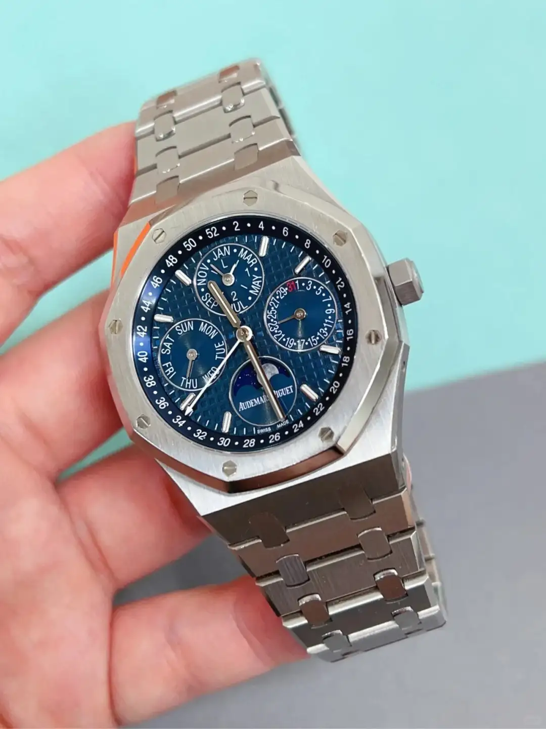 Audemars Piguet Royal Oak Perpetual Calendar Blue 26574ST.OO.1220ST.02 - view 3