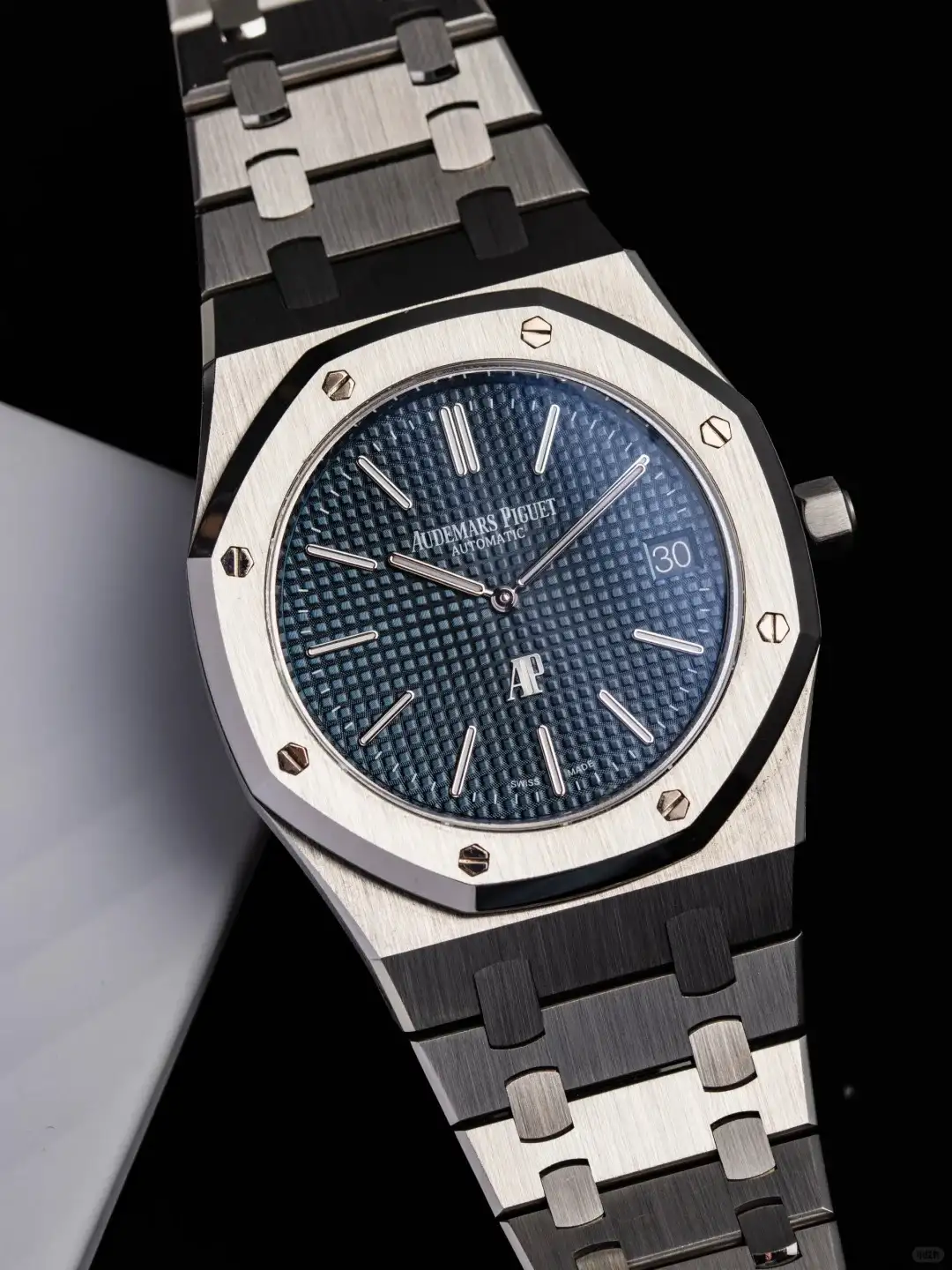 Audemars Piguet Royal Oak Jumbo Extra-Thin Blue 15202ST.OO.1240ST.01 - view 3