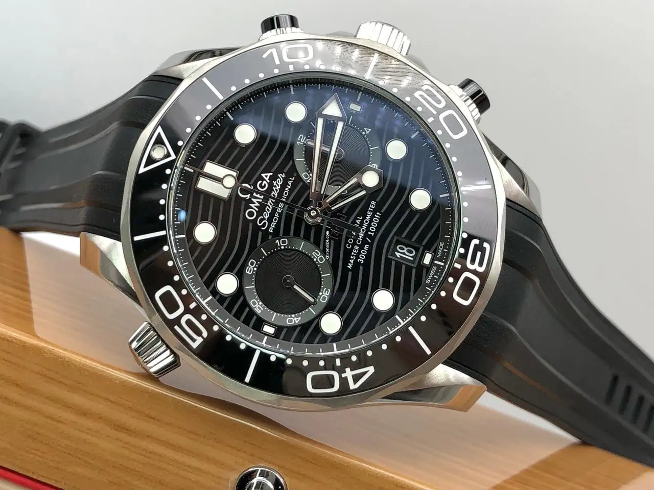 Omega Seamaster Men Automatic Black Rubber Watch O21032445101001 - view 3