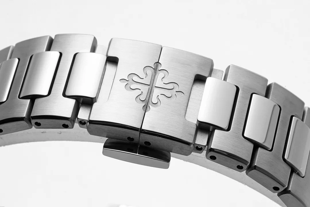 Patek Philippe Blue Nautilus Ladies Watch - view 10